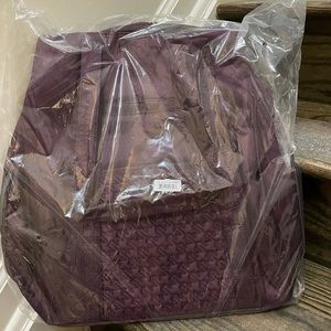 BNWT Lug Runner- Shimmer Wine